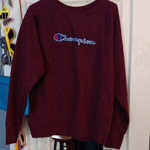 Champion Women's Maroon Sweatshirt